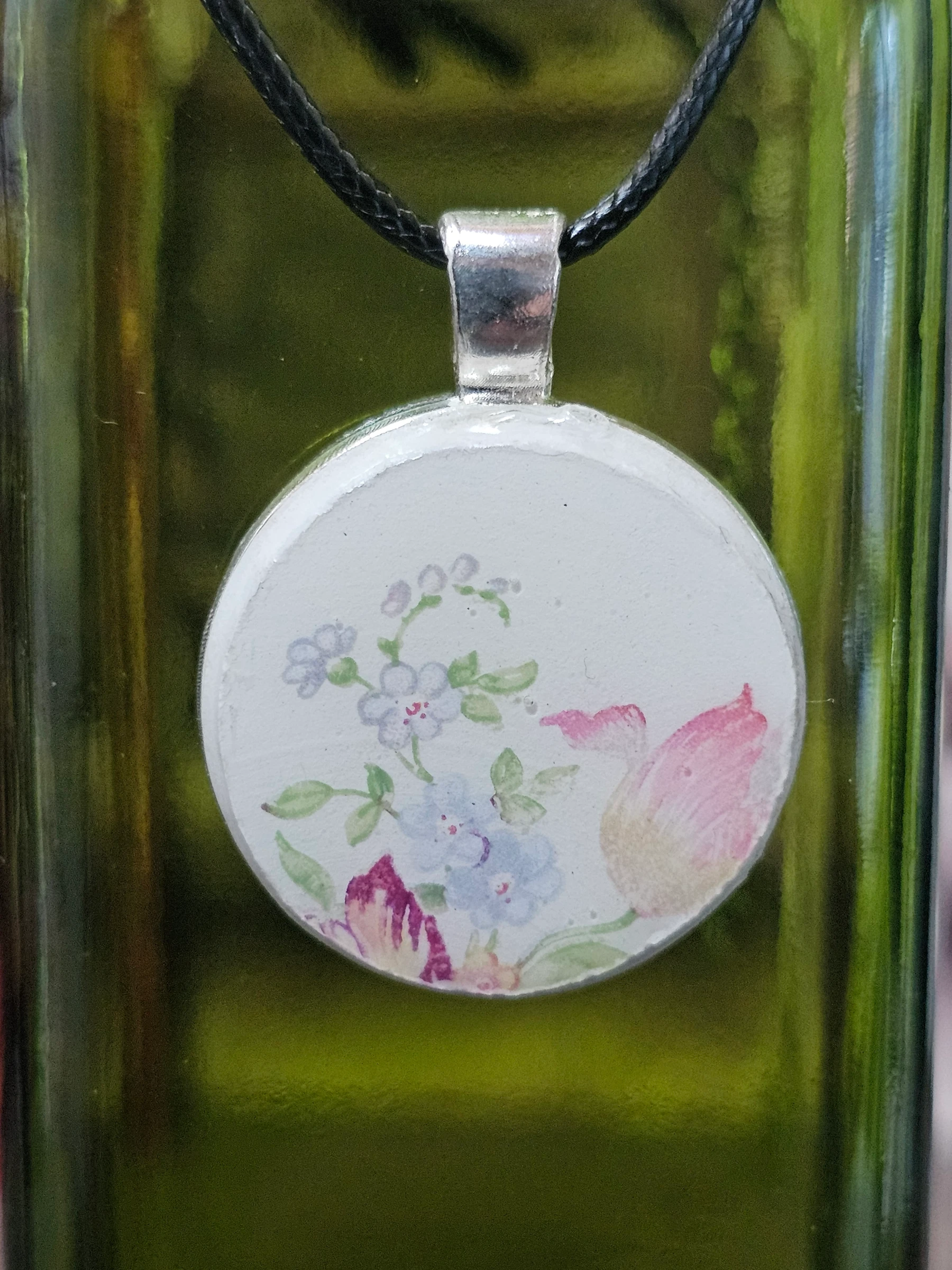 Pendentif avec assiette Digoin modèle Colbert